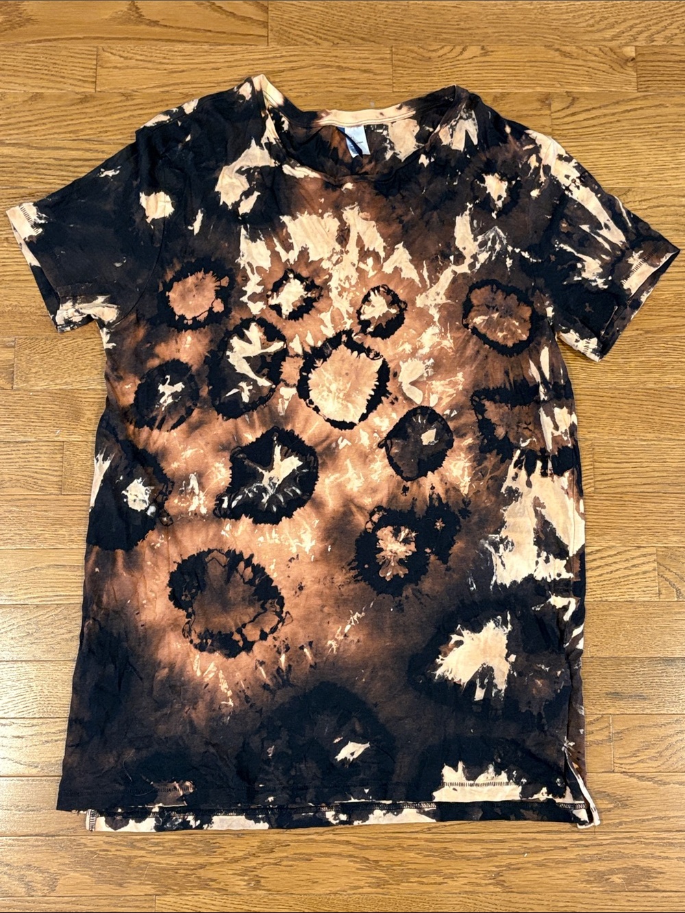 H&M | Black Splatter Bleached T-Shirt Size Large